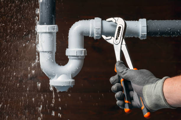 Professional Leak Detection technician working in Highland, IL
